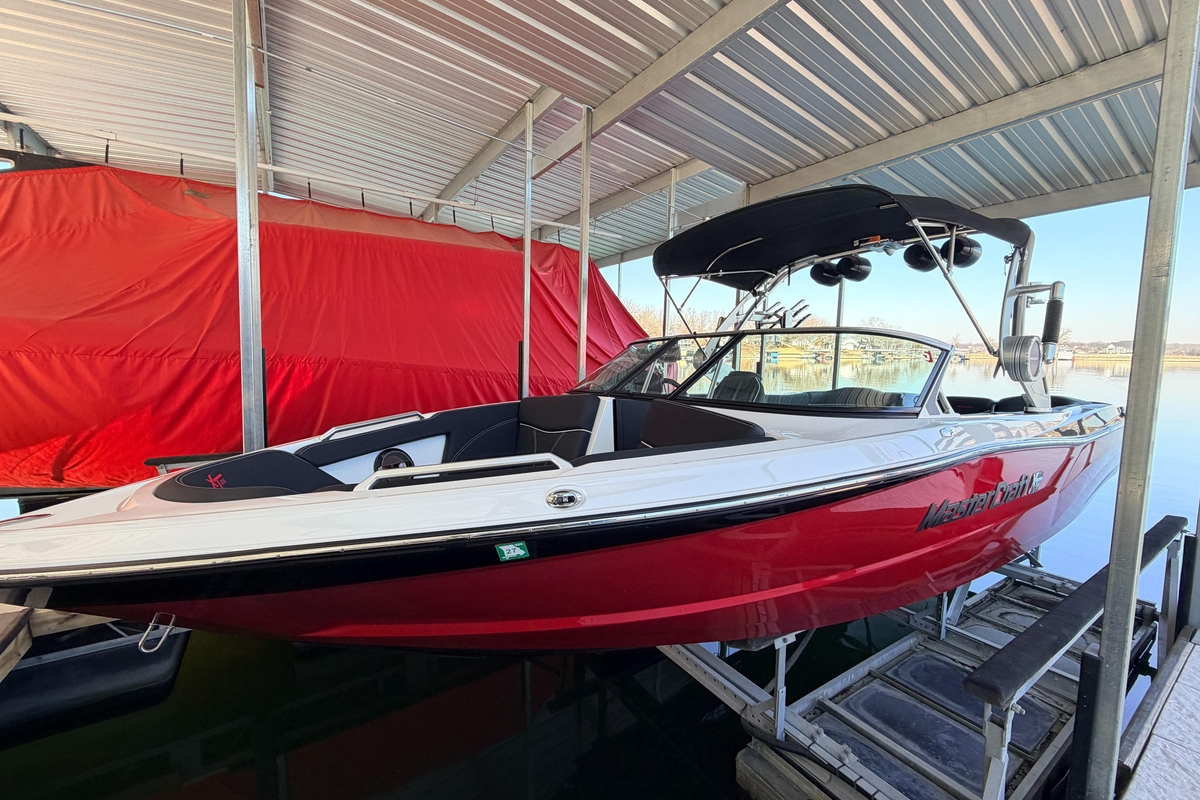 2020 MasterCraft XT25 - Sold Boat