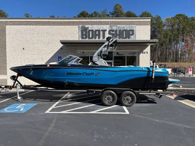 BOATZON | MasterCraft XT25 dmscategoryfloorplan 2018