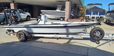 BOATZON | Maverick Mirage 18 HPXV 2021