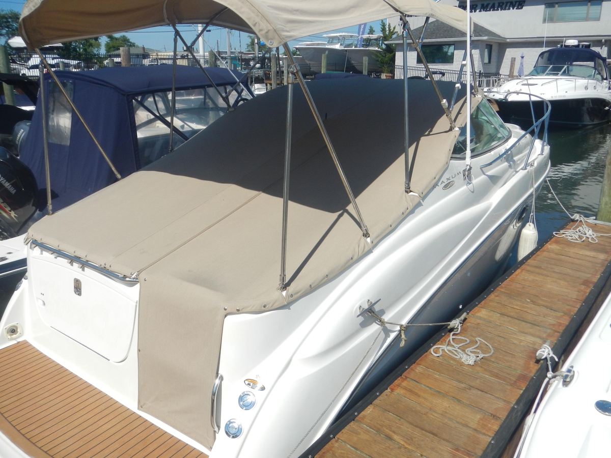 2001 Maxum 2500 SCR - Sold Boat