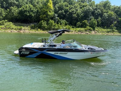 BOATZON | Mb Sports B52 2013
