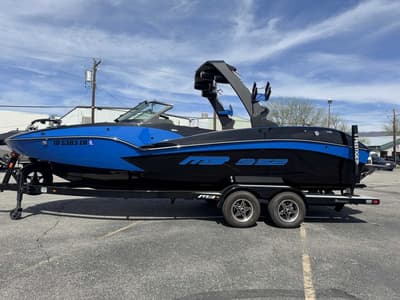 BOATZON | MB Sports B52 23 Alpha 2022