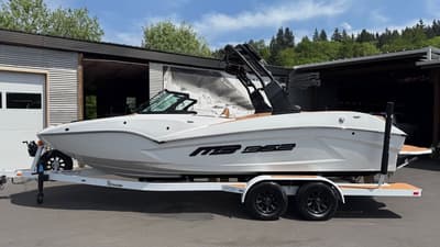 BOATZON | MB Sports B52 23 Alpha 2026