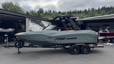 BOATZON | MB Sports B52 23 Alpha 2027