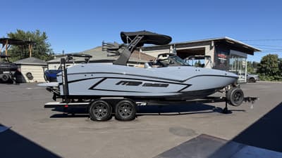 BOATZON | MB Sports B52 23 Alpha 2027 BOATZON | MB Sports B52 23 Alpha 2027
