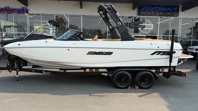BOATZON | MB Sports B52 23 Classic 2026