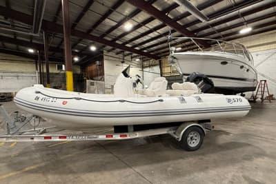 BOATZON | Mercury 560 2013 BOATZON | Mercury 560 2013