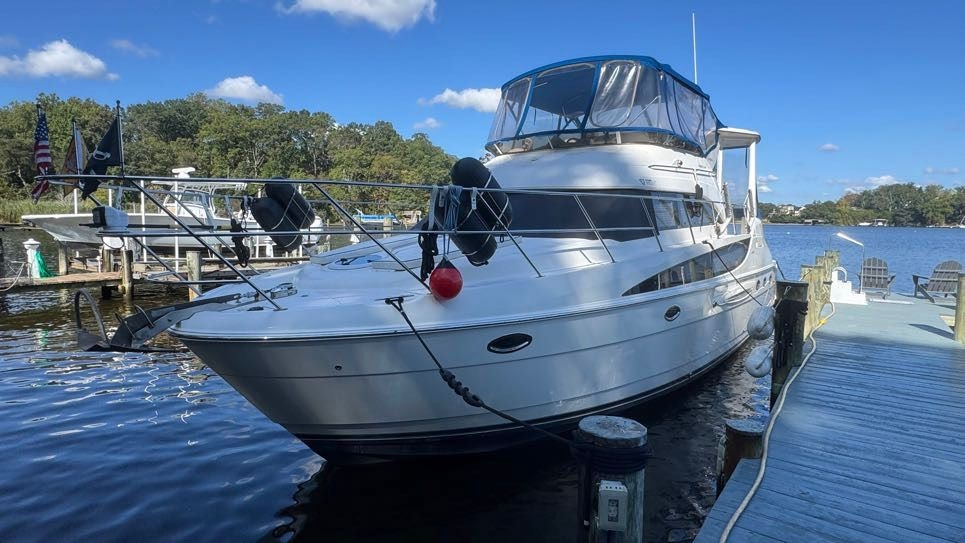 2004 Meridian 459 Cockpit Motoryacht - Sold Boat