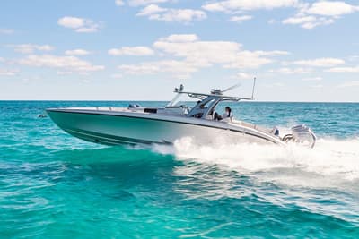 BOATZON | Midnight Express 43 Solstice 2023