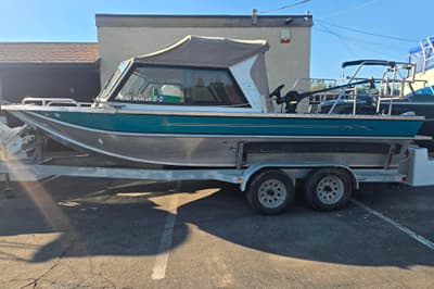 BOATZON | Miller Marine 20 1990