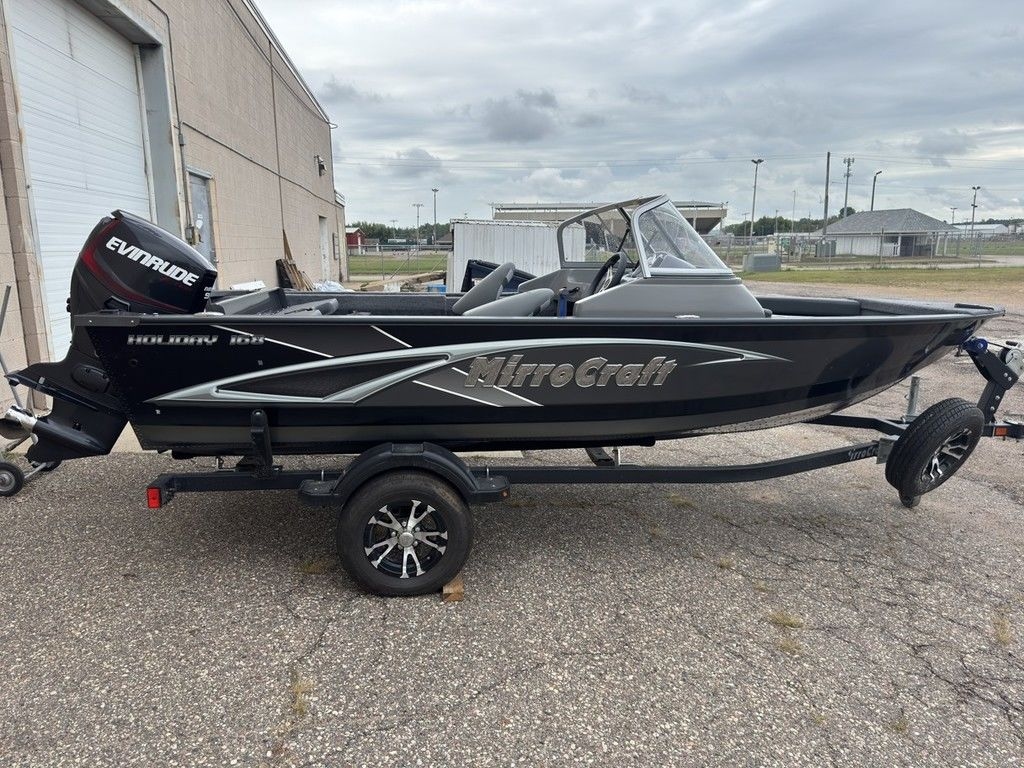 2019 MirroCraft Holiday 168 FW - Sold Boat