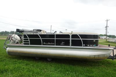 BOATZON | Misty Harbor Boats B2085CS 2015
