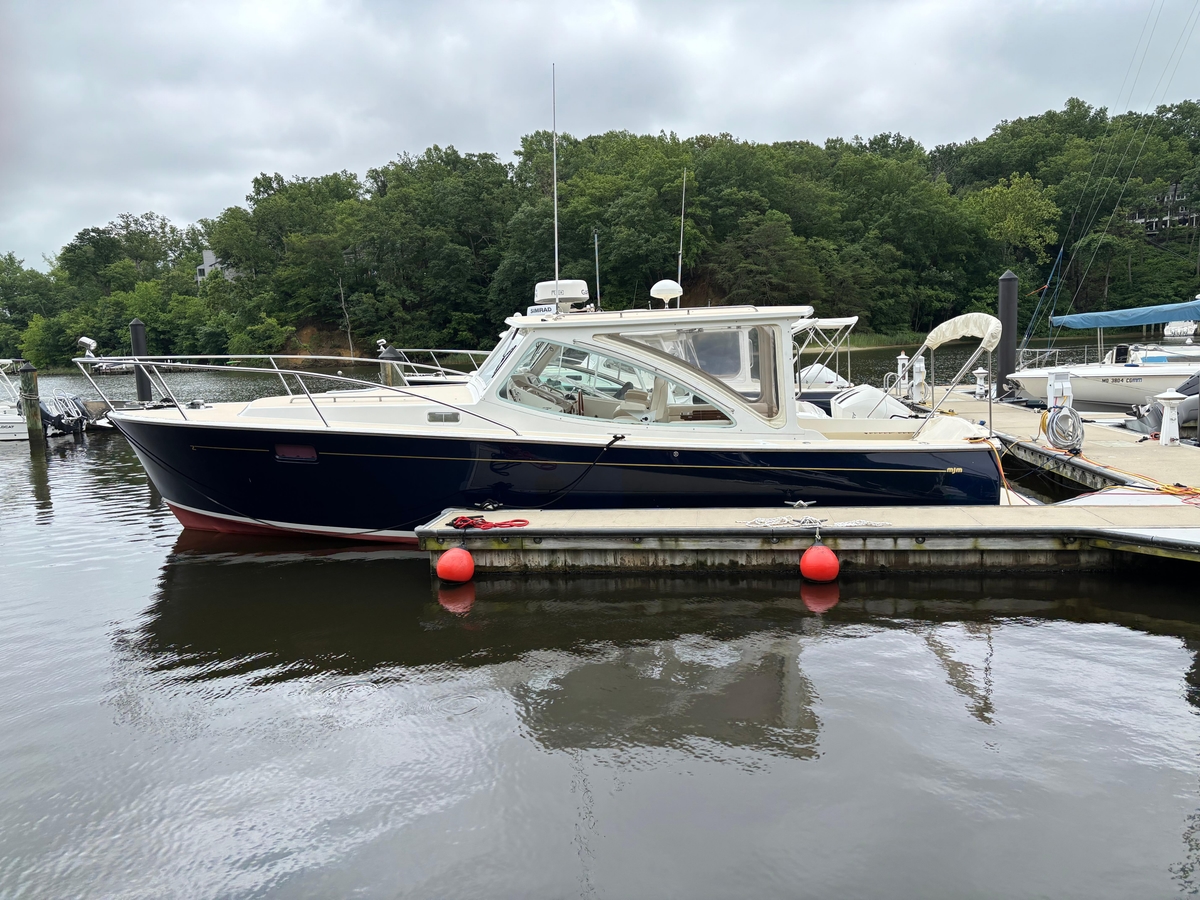 2006 MJM 34z Express HT - Sold Boat