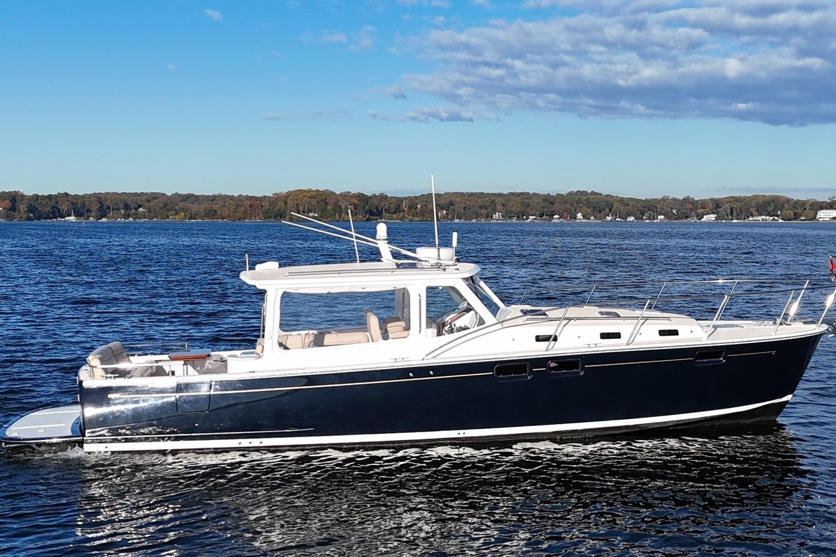 2017 MJM 40z - Sold Boat