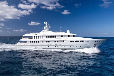 BOATZON | Mondomarine Motor Yacht 2006