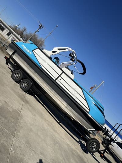 BOATZON | Montara 25 SURF BOSS 20 CW 2023