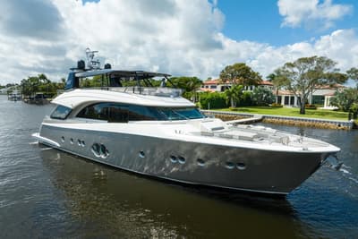 BOATZON | Monte Carlo Yachts MCY 86 2015 BOATZON | Monte Carlo Yachts MCY 86 2015