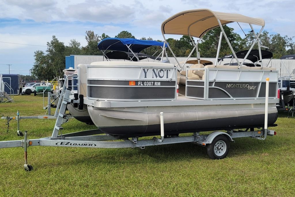 2017 Montego Bay 8516 Deluxe Cruise - Sold Boat