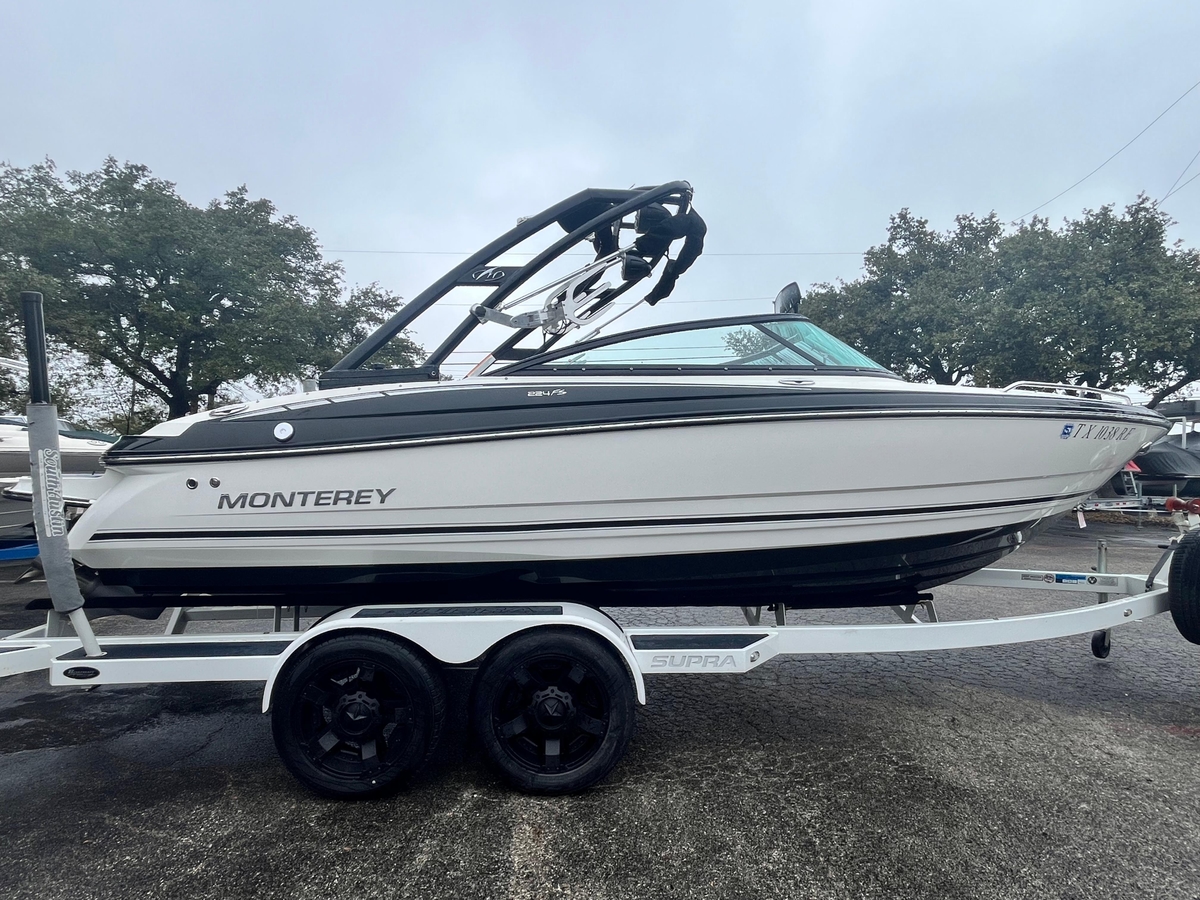 2017 Monterey 224FS - Sold Boat