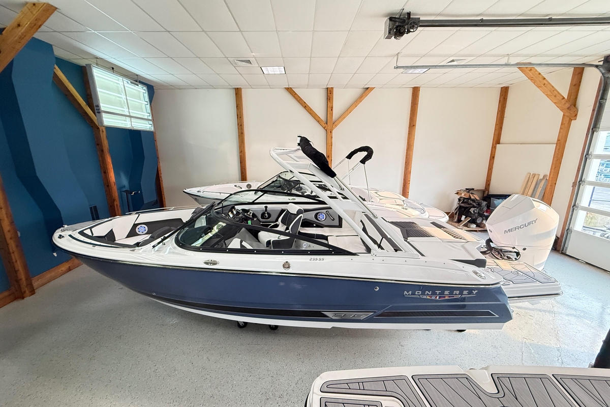 2025 Monterey 235SS Super Sport - Sold Boat