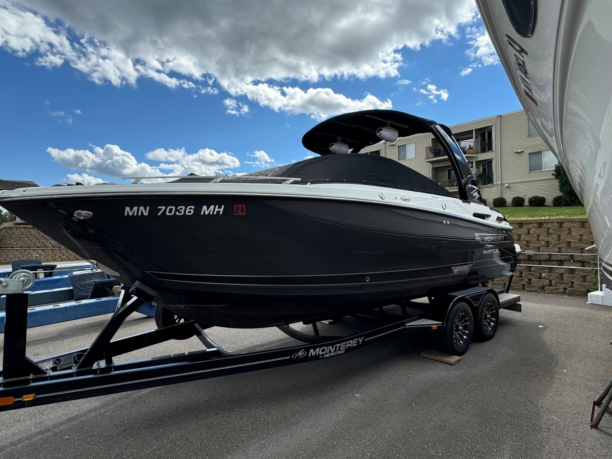 2022 Monterey 258SS Super Sport - Sold Boat