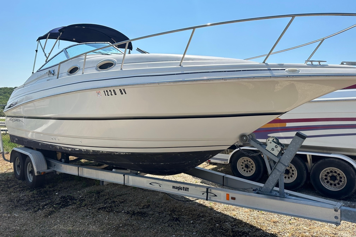 1999 Monterey 262 Cruiser - Sold Boat
