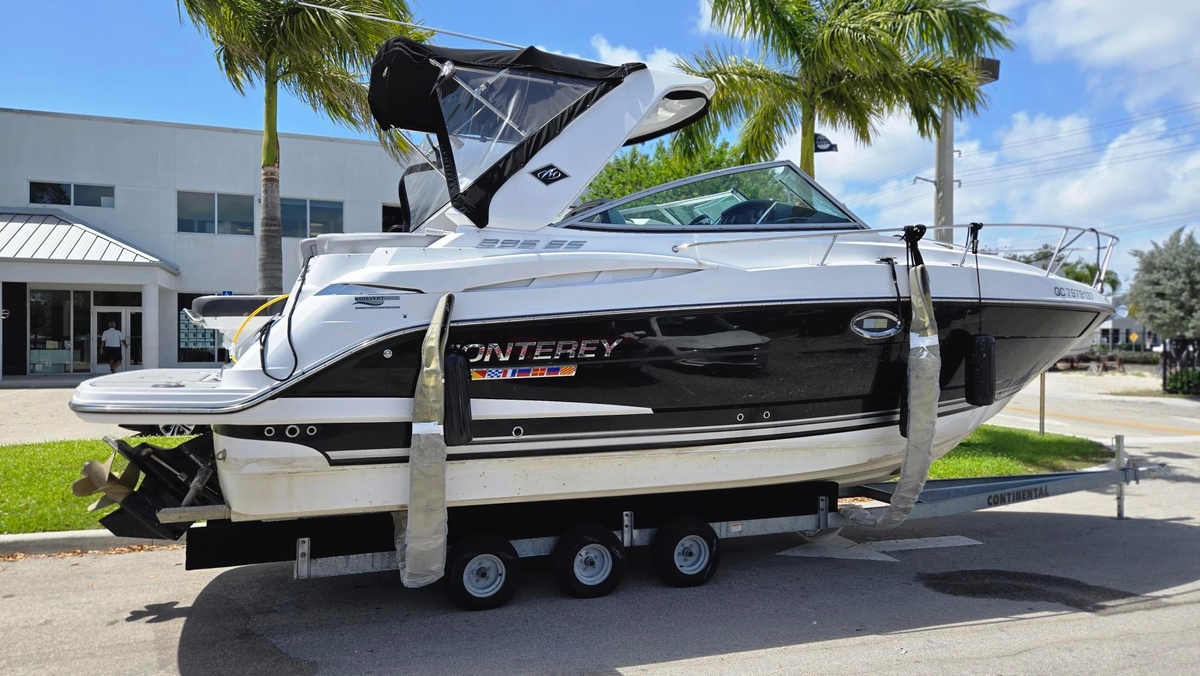 2022 Monterey 295 Sport Yacht - Sold Boat