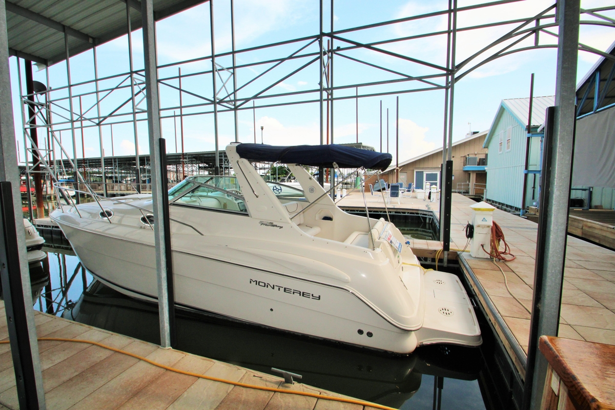 2003 Monterey 302 Cruiser - Sold Boat