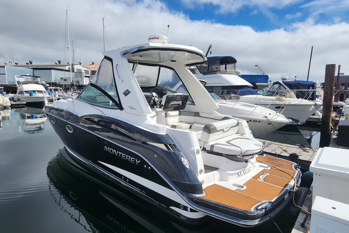 2015 Monterey 335 Sport Yacht - Sold Boat