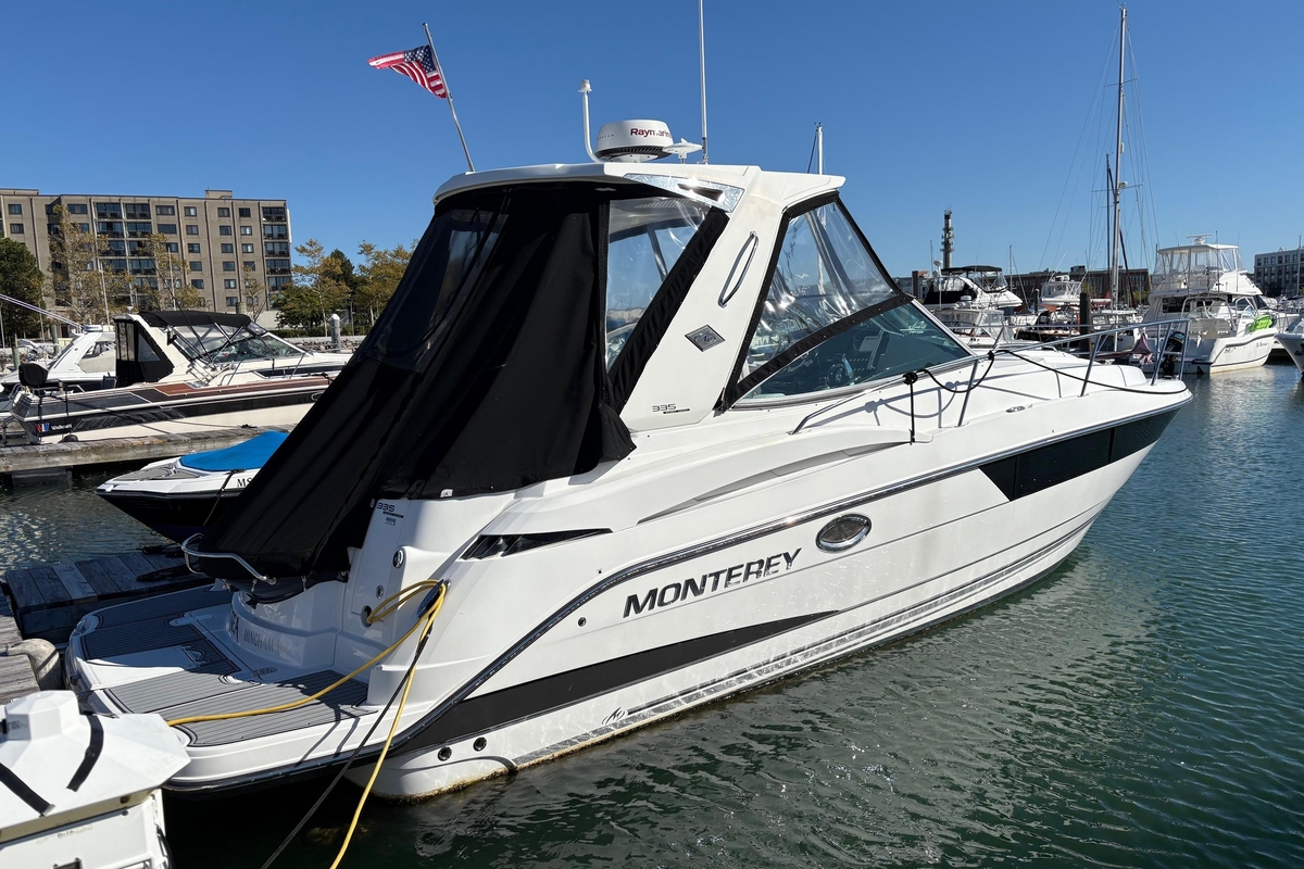 2018 Monterey 335 Sport Yacht - Sold Boat