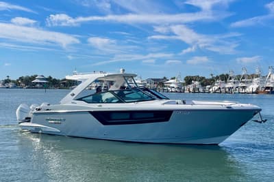 BOATZON | Monterey 385SE Super Express 2022 BOATZON | Monterey 385SE Super Express 2022