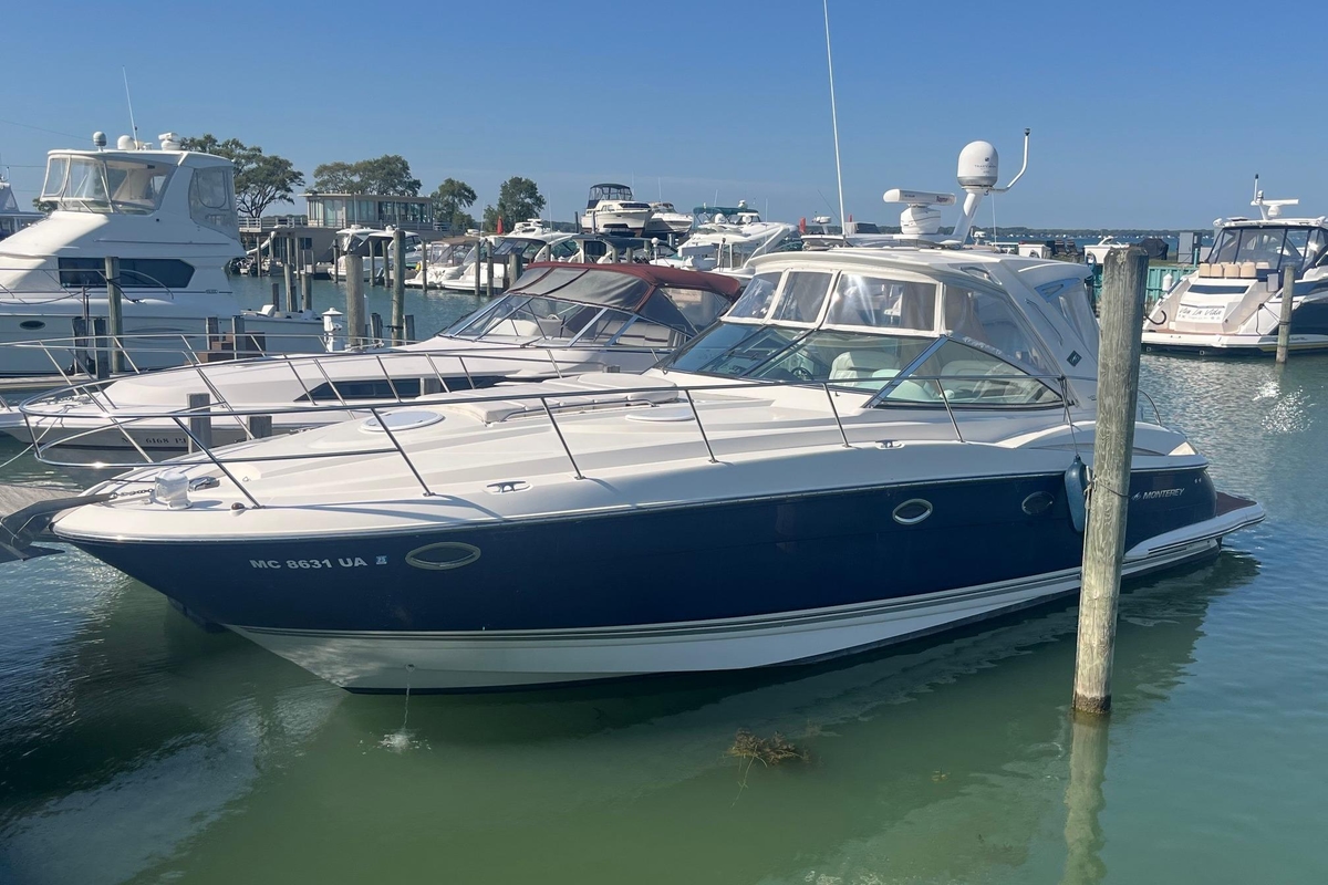 2010 Monterey 400 Sport Yacht - Sold Boat