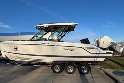 BOATZON | Monterey Elite 30 OB 2026