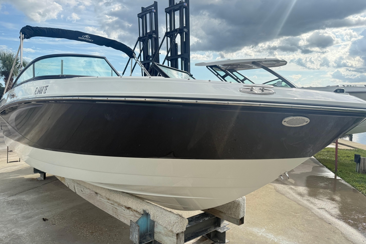 2022 Monterey M225 - Sold Boat