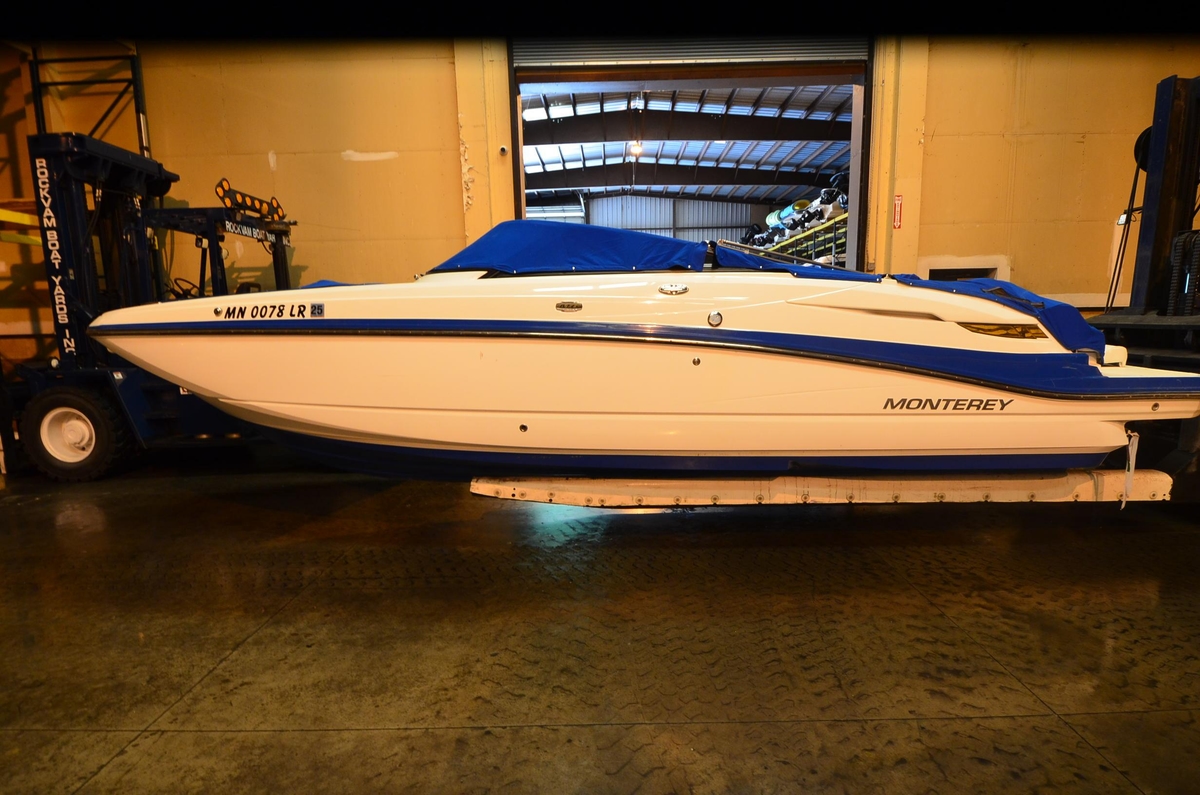 2017 Monterey M6 - Sold Boat