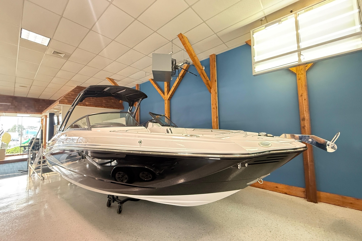 2025 Monterey M65 - Sold Boat