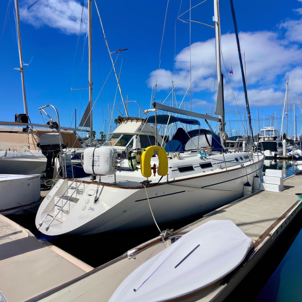 2000 Moody 42 CC - Sold Boat