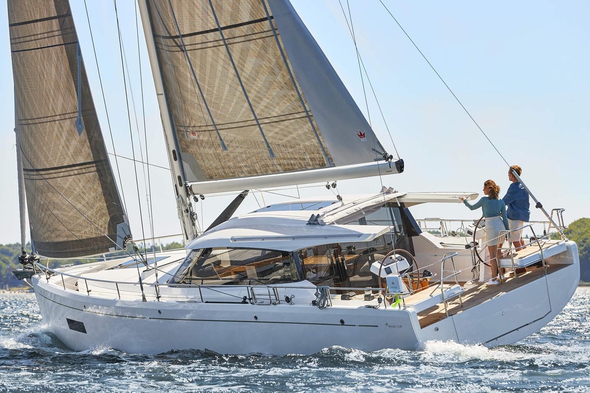 2026 Moody Decksaloon 41 - Sold Boat