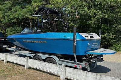 BOATZON | Moomba Helix 2019