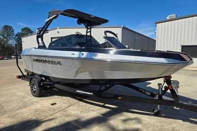 BOATZON | Moomba Helix 2020