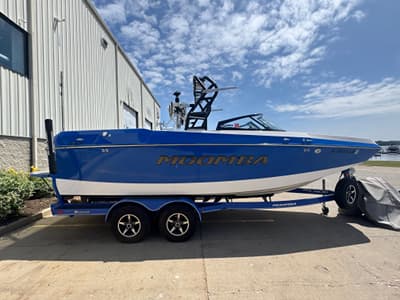 BOATZON | Moomba Max 2018