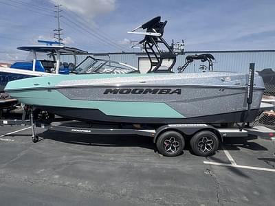 BOATZON | Moomba Max 2025