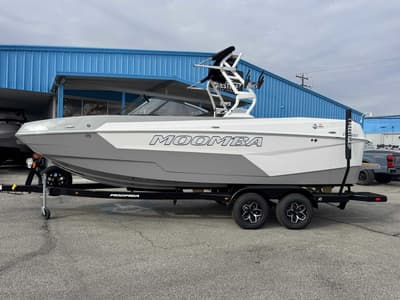 BOATZON | MOOMBA Max 2026