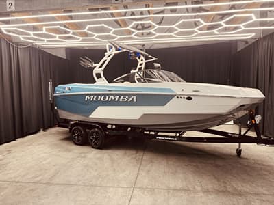BOATZON | MOOMBA Max 2026