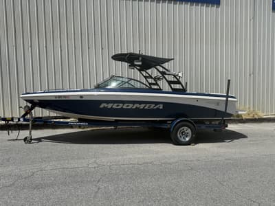 BOATZON | Moomba Mobius LSV 2012