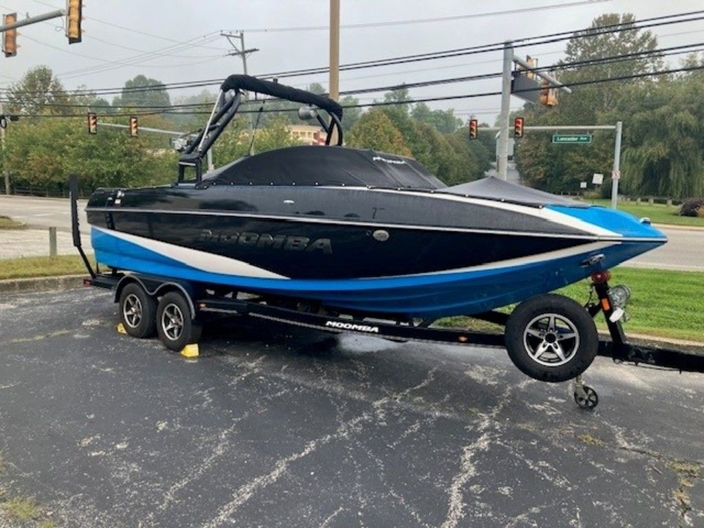 2016 MOOMBA Mojo - Sold Boat