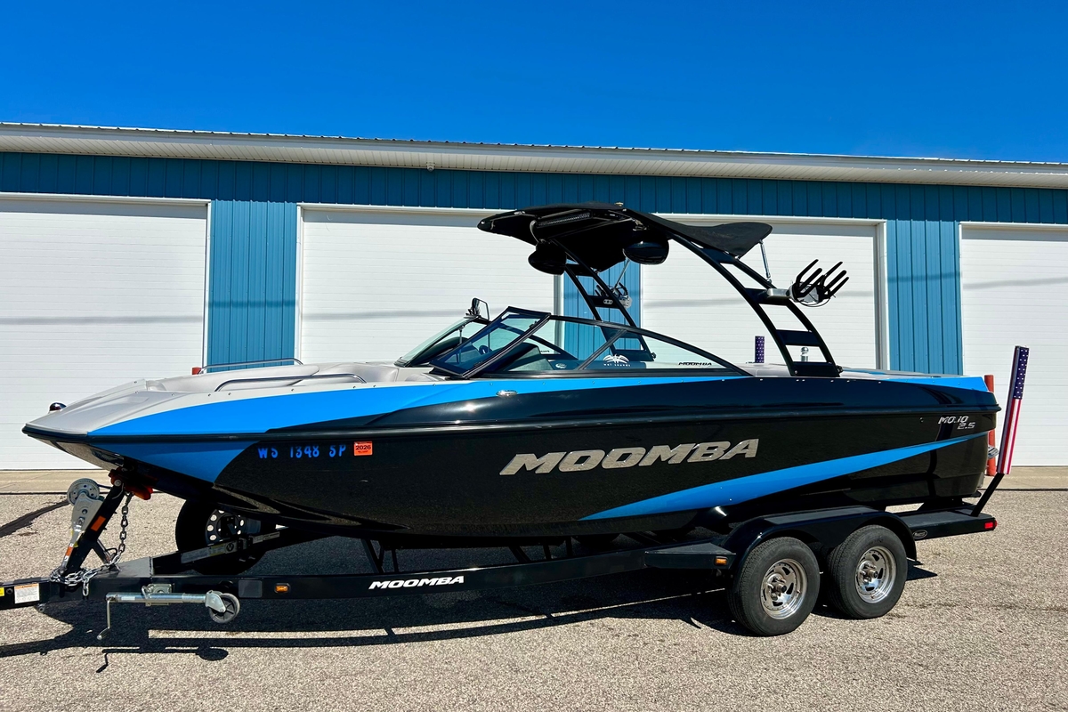 2012 Moomba Mojo 25 - Sold Boat