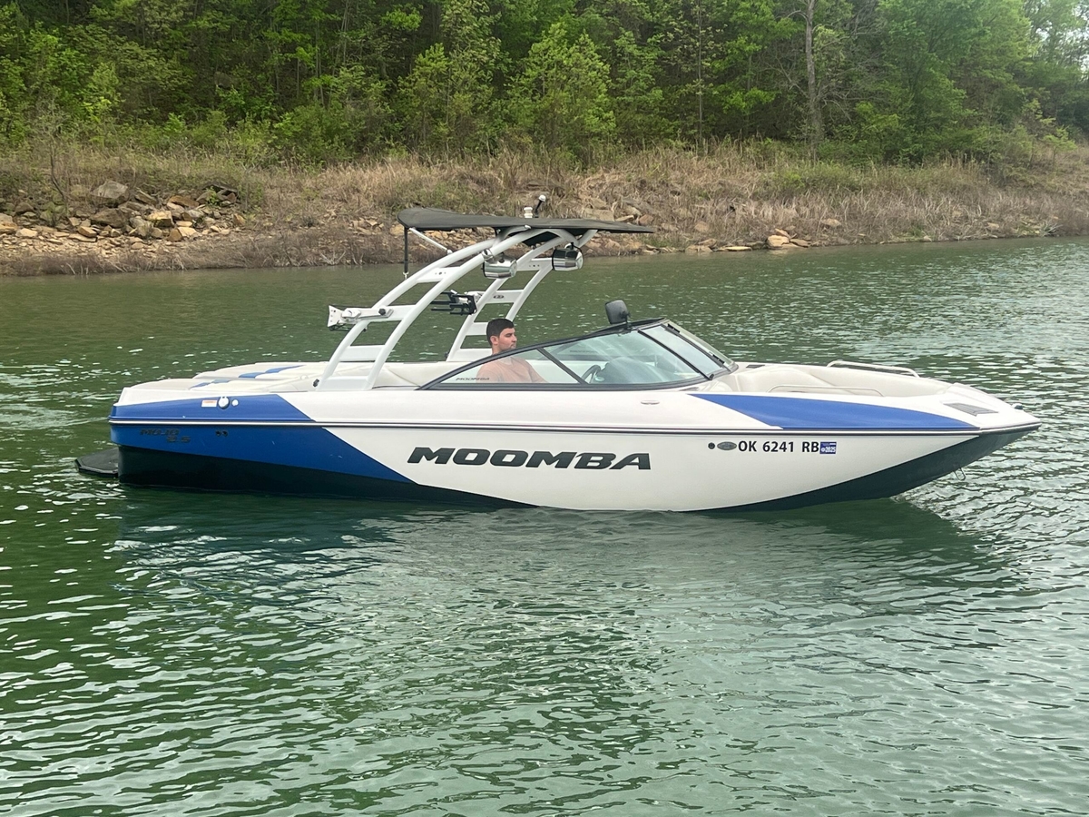 2014 Moomba Mojo 25 - Sold Boat