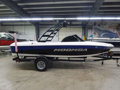 BOATZON | Moomba Outback V 2013