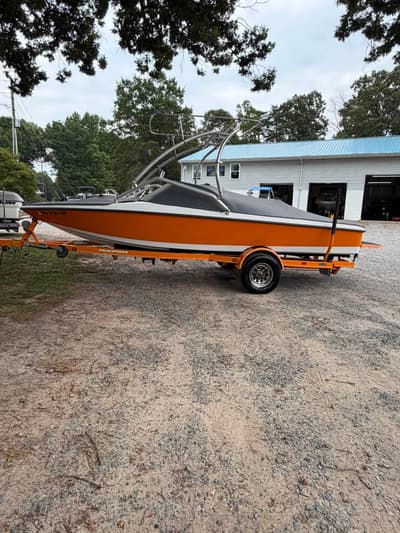 BOATZON | Moomba Ski  Wakeboarding Tow Boat Outback 2004